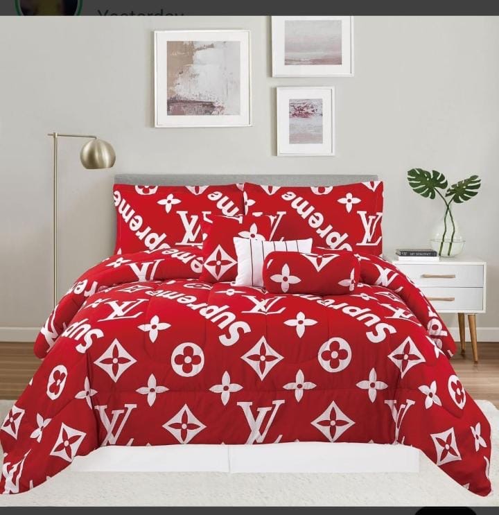 7 PCS LUXURIOUS COMFORTER LOUIS VUITTON